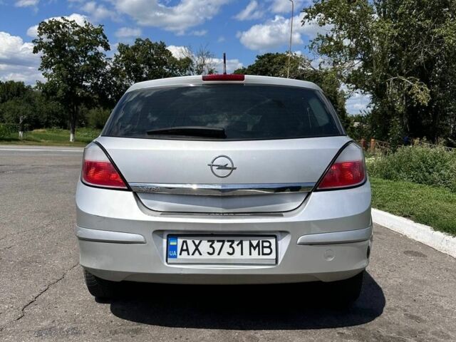 Серый Опель Астра, объемом двигателя 1.4 л и пробегом 249 тыс. км за 4100 $, фото 4 на Automoto.ua
