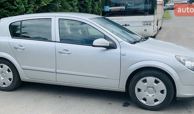 Сірий Опель Астра, об'ємом двигуна 1.6 л та пробігом 242 тис. км за 4600 $, фото 3 на Automoto.ua