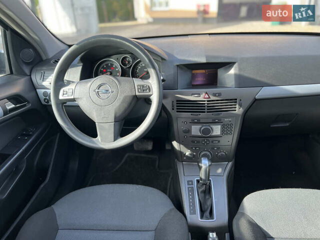 Опель Астра 2005 в Ивано-Франковске на Automoto.ua Серый Опель Астра, объемом двигателя 1.8 л и пробегом 155 тыс. км за 6350 $, фото 54 на Automoto.ua