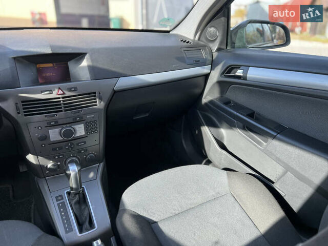 Опель Астра 2005 в Ивано-Франковске на Automoto.ua Серый Опель Астра, объемом двигателя 1.8 л и пробегом 155 тыс. км за 6350 $, фото 56 на Automoto.ua