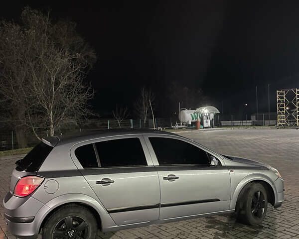 Серый Опель Астра, объемом двигателя 1.7 л и пробегом 241 тыс. км за 3650 $, фото 9 на Automoto.ua