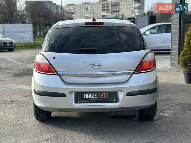 Серый Опель Астра, объемом двигателя 1.69 л и пробегом 250 тыс. км за 3999 $, фото 13 на Automoto.ua