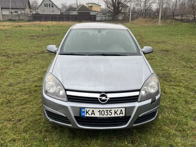 Серый Опель Астра, объемом двигателя 1.7 л и пробегом 350 тыс. км за 3700 $, фото 2 на Automoto.ua