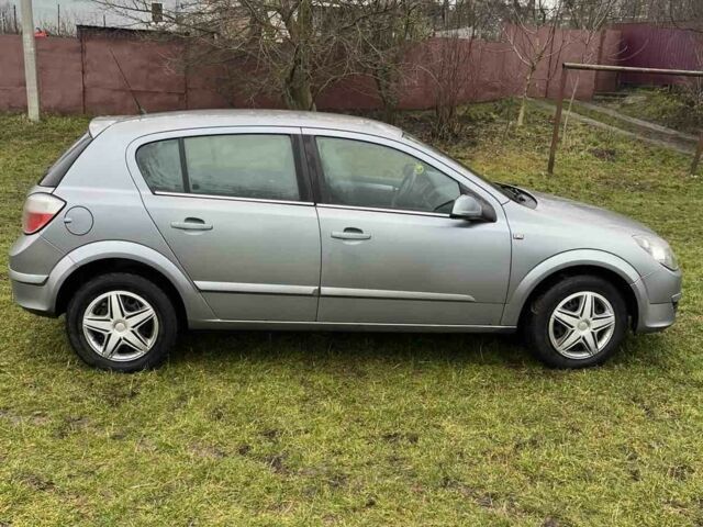 Серый Опель Астра, объемом двигателя 1.7 л и пробегом 350 тыс. км за 3700 $, фото 1 на Automoto.ua