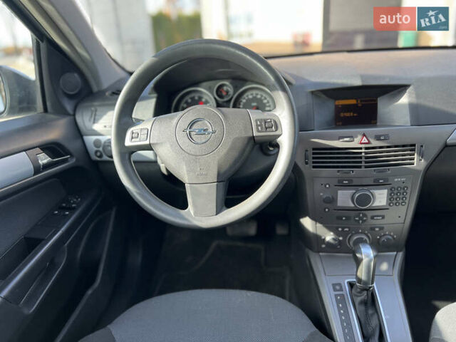 Опель Астра 2005 в Ивано-Франковске на Automoto.ua Серый Опель Астра, объемом двигателя 1.8 л и пробегом 155 тыс. км за 6350 $, фото 52 на Automoto.ua