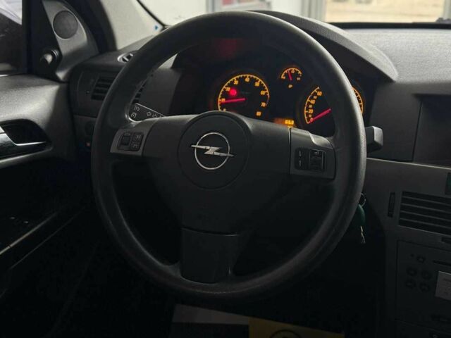 Серый Опель Астра, объемом двигателя 1.4 л и пробегом 215 тыс. км за 4100 $, фото 18 на Automoto.ua