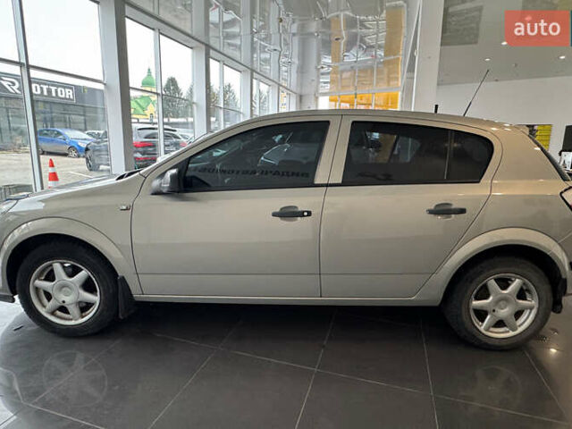 Серый Опель Астра, объемом двигателя 1.4 л и пробегом 215 тыс. км за 4100 $, фото 3 на Automoto.ua