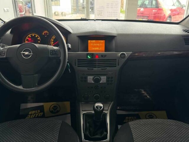 Серый Опель Астра, объемом двигателя 1.4 л и пробегом 215 тыс. км за 4100 $, фото 9 на Automoto.ua