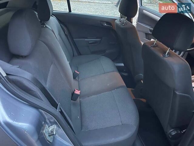 Серый Опель Астра, объемом двигателя 1.8 л и пробегом 175 тыс. км за 6200 $, фото 37 на Automoto.ua