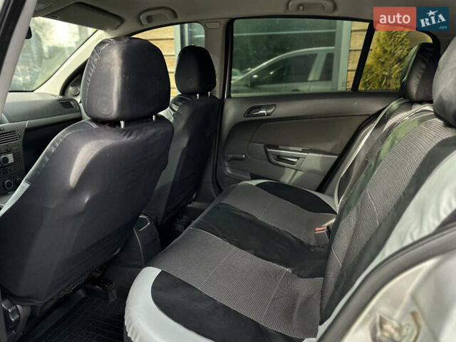 Серый Опель Астра, объемом двигателя 1.69 л и пробегом 250 тыс. км за 3999 $, фото 39 на Automoto.ua