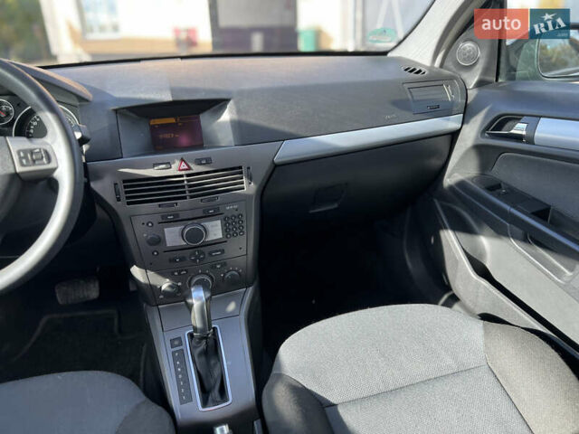 Опель Астра 2005 в Ивано-Франковске на Automoto.ua Серый Опель Астра, объемом двигателя 1.8 л и пробегом 155 тыс. км за 6350 $, фото 53 на Automoto.ua