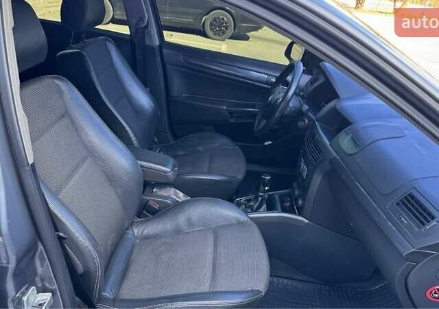 Серый Опель Астра, объемом двигателя 1.9 л и пробегом 433 тыс. км за 4400 $, фото 2 на Automoto.ua