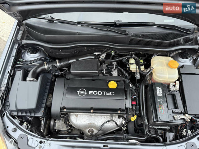 Серый Опель Астра, объемом двигателя 1.6 л и пробегом 180 тыс. км за 6350 $, фото 21 на Automoto.ua