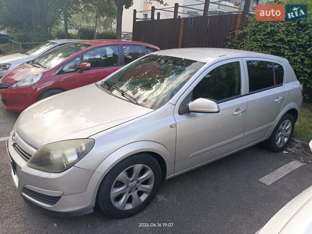 Сірий Опель Астра, об'ємом двигуна 1.3 л та пробігом 240 тис. км за 4100 $, фото 5 на Automoto.ua