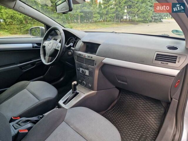 Серый Опель Астра, объемом двигателя 1.8 л и пробегом 119 тыс. км за 6600 $, фото 36 на Automoto.ua