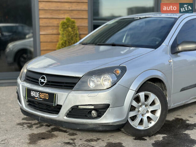 Серый Опель Астра, объемом двигателя 1.69 л и пробегом 250 тыс. км за 3999 $, фото 3 на Automoto.ua