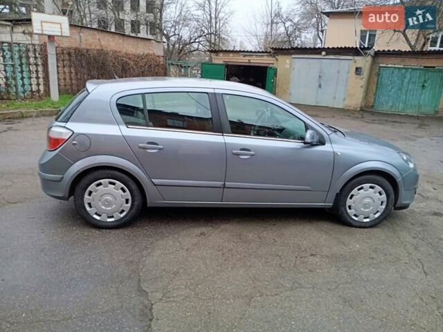 Серый Опель Астра, объемом двигателя 1.6 л и пробегом 257 тыс. км за 4650 $, фото 4 на Automoto.ua