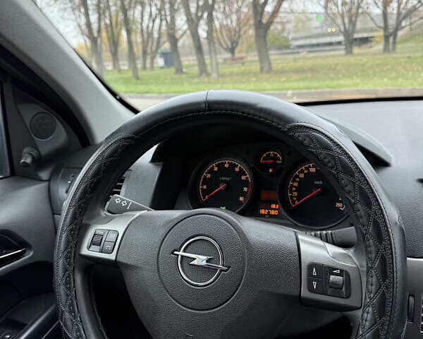 Серый Опель Астра, объемом двигателя 1.6 л и пробегом 180 тыс. км за 6350 $, фото 20 на Automoto.ua