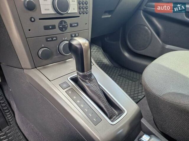 Серый Опель Астра, объемом двигателя 1.8 л и пробегом 119 тыс. км за 6600 $, фото 45 на Automoto.ua