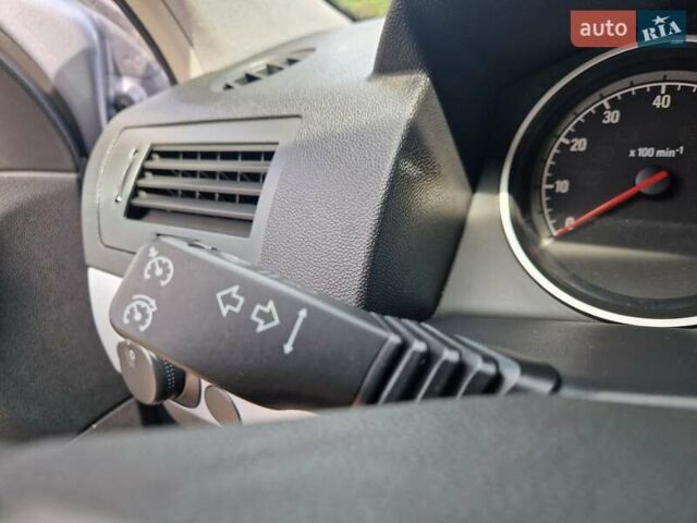 Серый Опель Астра, объемом двигателя 1.8 л и пробегом 119 тыс. км за 6600 $, фото 31 на Automoto.ua