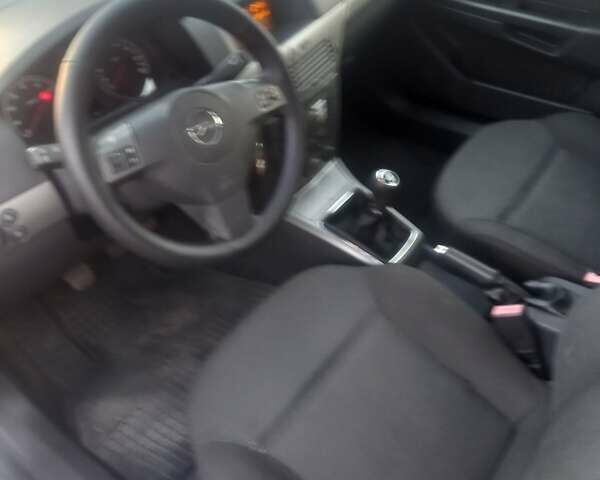 Серый Опель Астра, объемом двигателя 1.6 л и пробегом 201 тыс. км за 4550 $, фото 11 на Automoto.ua