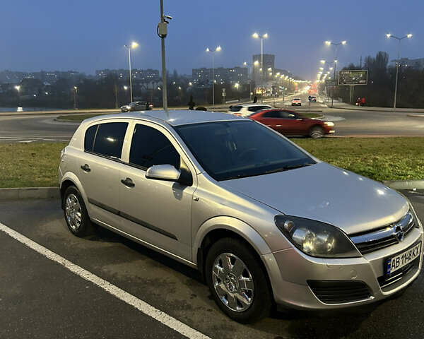 Сірий Опель Астра, об'ємом двигуна 1.4 л та пробігом 298 тис. км за 4800 $, фото 3 на Automoto.ua