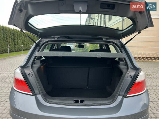 Серый Опель Астра, объемом двигателя 1.6 л и пробегом 259 тыс. км за 5100 $, фото 18 на Automoto.ua