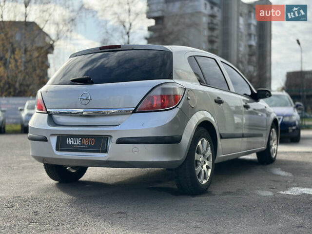 Серый Опель Астра, объемом двигателя 1.69 л и пробегом 250 тыс. км за 3999 $, фото 15 на Automoto.ua
