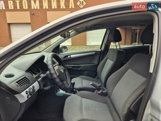 Сірий Опель Астра, об'ємом двигуна 1.6 л та пробігом 325 тис. км за 2999 $, фото 17 на Automoto.ua