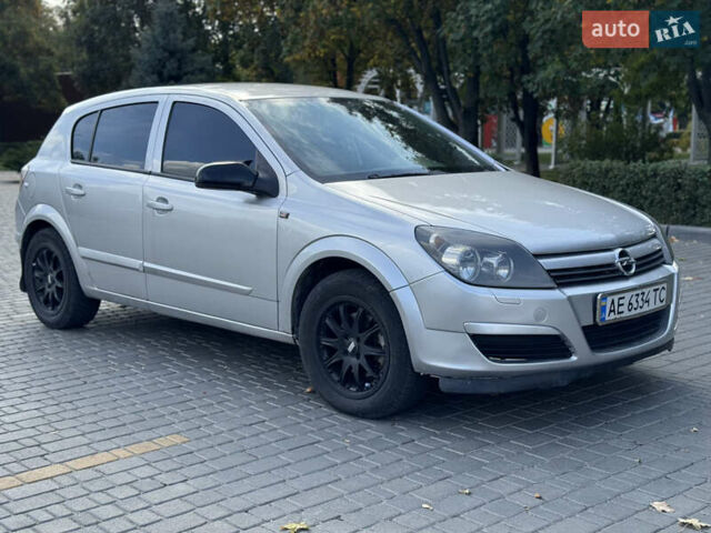 Серый Опель Астра, объемом двигателя 1.6 л и пробегом 308 тыс. км за 4600 $, фото 6 на Automoto.ua