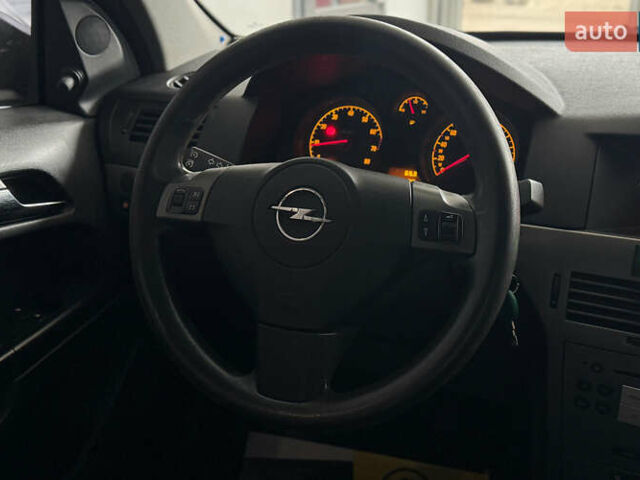 Серый Опель Астра, объемом двигателя 1.4 л и пробегом 215 тыс. км за 4100 $, фото 18 на Automoto.ua