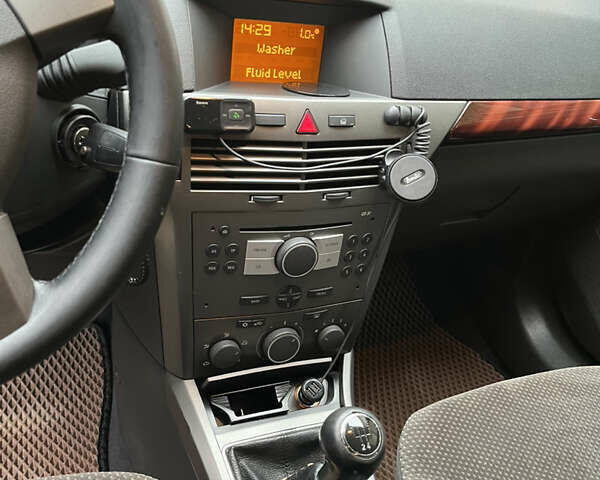 Сірий Опель Астра, об'ємом двигуна 1.6 л та пробігом 226 тис. км за 5000 $, фото 10 на Automoto.ua