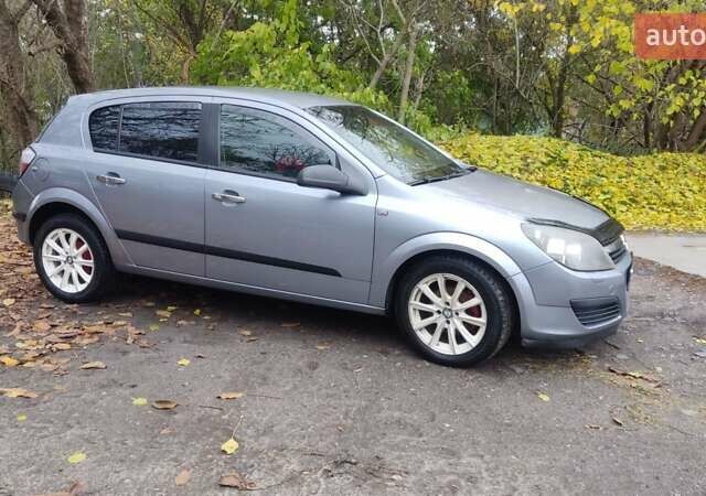 Серый Опель Астра, объемом двигателя 1.4 л и пробегом 327 тыс. км за 4400 $, фото 7 на Automoto.ua