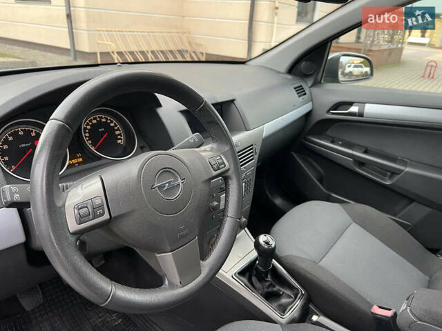 Серый Опель Астра, объемом двигателя 1.6 л и пробегом 259 тыс. км за 5100 $, фото 24 на Automoto.ua