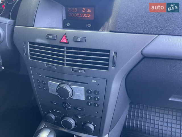 Серый Опель Астра, объемом двигателя 1.8 л и пробегом 196 тыс. км за 6500 $, фото 20 на Automoto.ua