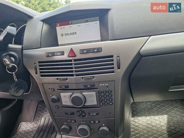 Серый Опель Астра, объемом двигателя 1.8 л и пробегом 119 тыс. км за 6600 $, фото 41 на Automoto.ua