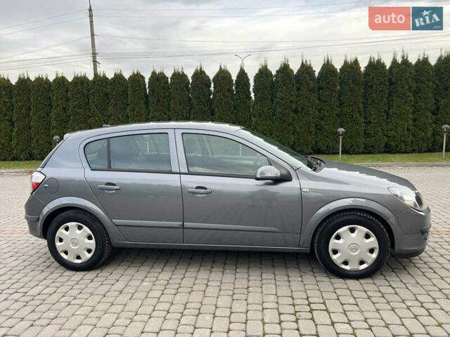 Серый Опель Астра, объемом двигателя 1.6 л и пробегом 259 тыс. км за 5100 $, фото 10 на Automoto.ua