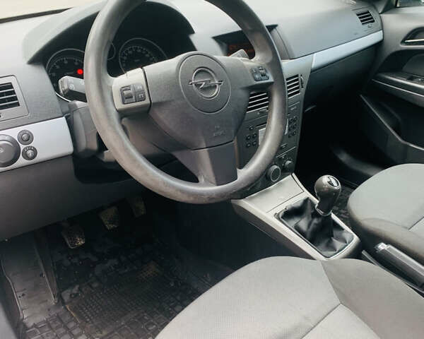 Сірий Опель Астра, об'ємом двигуна 1.6 л та пробігом 242 тис. км за 4600 $, фото 6 на Automoto.ua