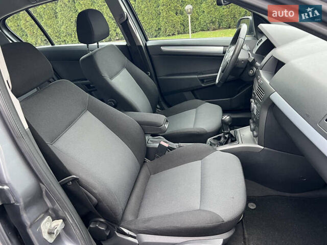 Серый Опель Астра, объемом двигателя 1.6 л и пробегом 259 тыс. км за 5100 $, фото 31 на Automoto.ua