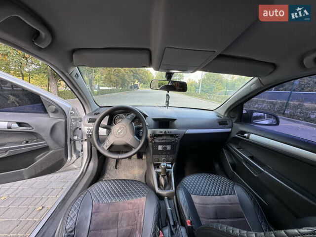 Серый Опель Астра, объемом двигателя 1.6 л и пробегом 308 тыс. км за 4600 $, фото 11 на Automoto.ua