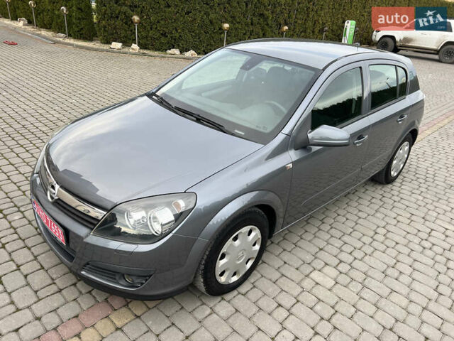 Серый Опель Астра, объемом двигателя 1.6 л и пробегом 259 тыс. км за 5100 $, фото 2 на Automoto.ua