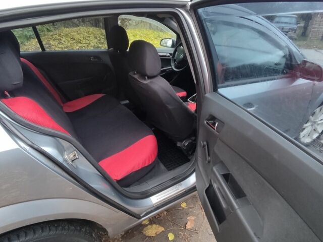 Серый Опель Астра, объемом двигателя 1.4 л и пробегом 327 тыс. км за 4400 $, фото 15 на Automoto.ua