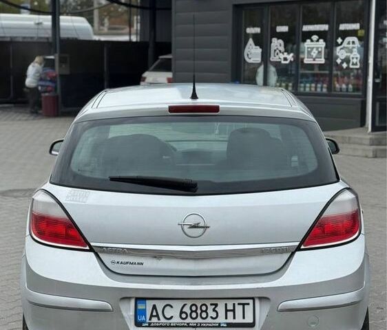 Серый Опель Астра, объемом двигателя 1.7 л и пробегом 296 тыс. км за 3750 $, фото 3 на Automoto.ua