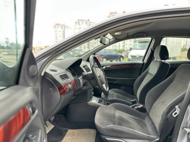 Серый Опель Астра, объемом двигателя 1.6 л и пробегом 178 тыс. км за 4200 $, фото 14 на Automoto.ua