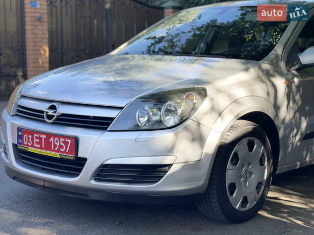 Серый Опель Астра, объемом двигателя 1.8 л и пробегом 196 тыс. км за 6500 $, фото 26 на Automoto.ua