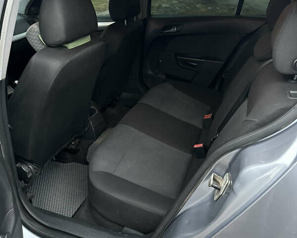 Серый Опель Астра, объемом двигателя 1.6 л и пробегом 264 тыс. км за 4500 $, фото 21 на Automoto.ua