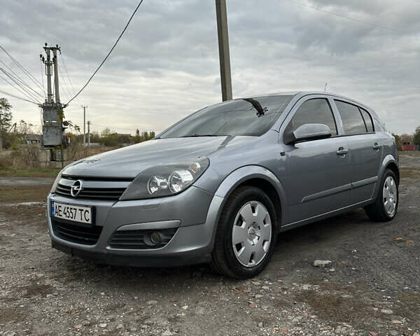 Серый Опель Астра, объемом двигателя 1.6 л и пробегом 264 тыс. км за 4500 $, фото 10 на Automoto.ua