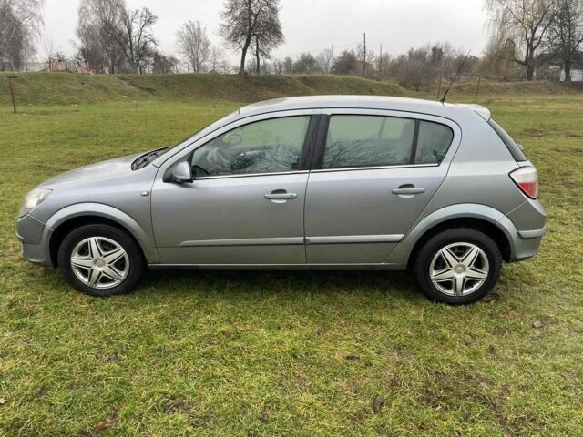 Серый Опель Астра, объемом двигателя 1.7 л и пробегом 350 тыс. км за 3700 $, фото 3 на Automoto.ua