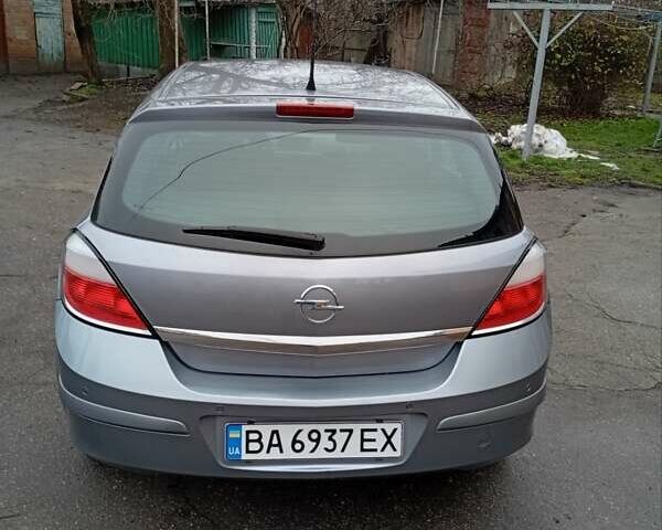 Серый Опель Астра, объемом двигателя 1.6 л и пробегом 257 тыс. км за 4650 $, фото 5 на Automoto.ua