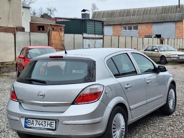 Серый Опель Астра, объемом двигателя 1.4 л и пробегом 185 тыс. км за 4050 $, фото 4 на Automoto.ua